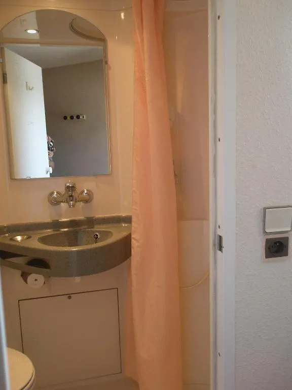 Hotel F1 Lyon Genay Масьё
